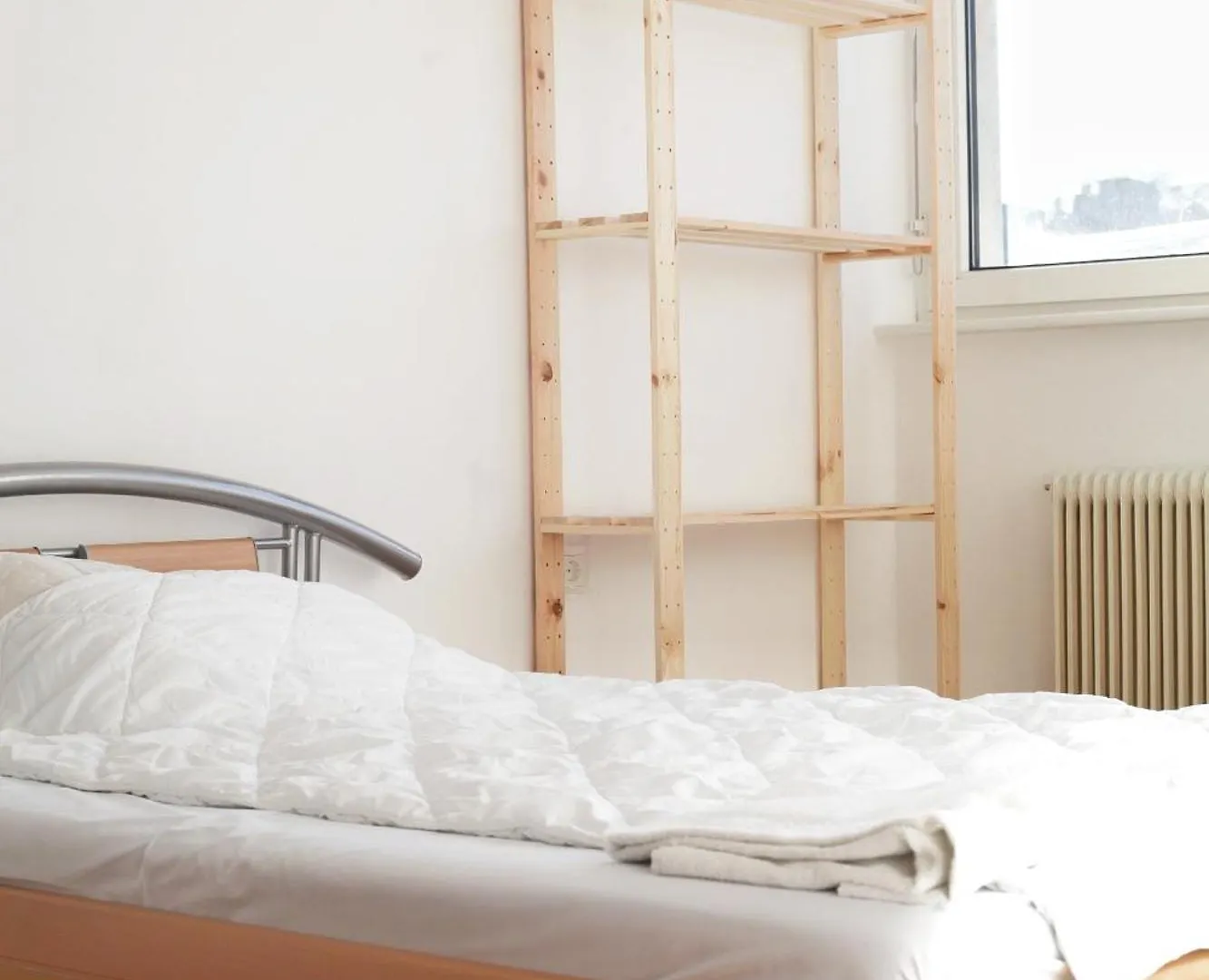 Zimmer Flower Nahe Bahnhof & Lkh Salzburg Homestay