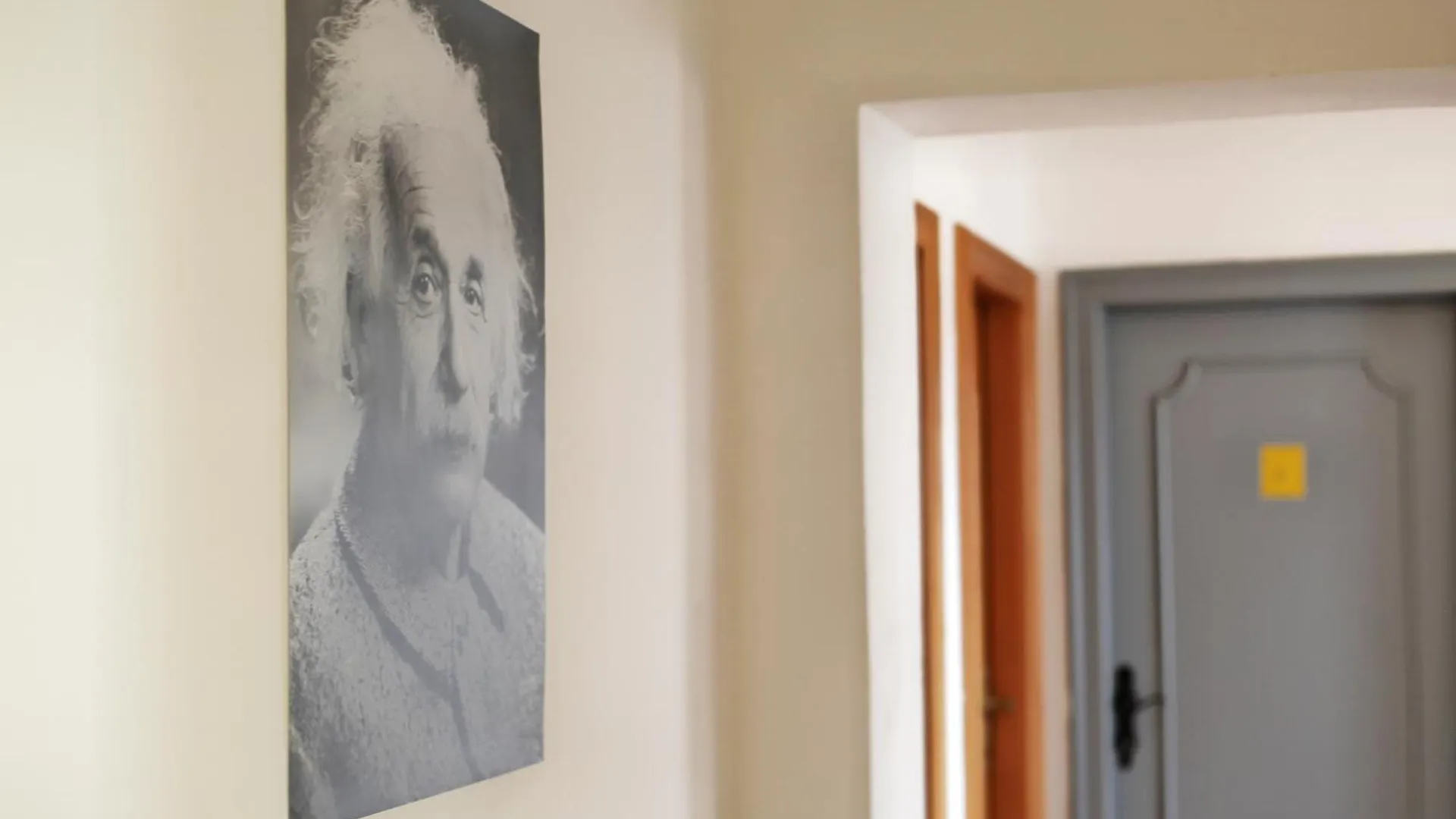 Homestay Zimmer Flower Nahe Bahnhof & Lkh Salzburg