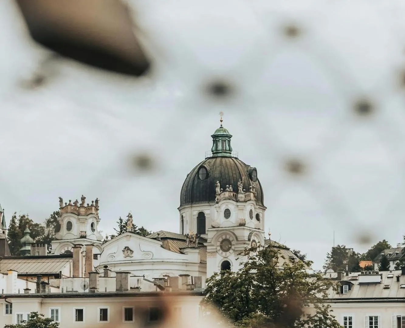 Zimmer Flower Nahe Bahnhof & Lkh Salzburg Homestay
